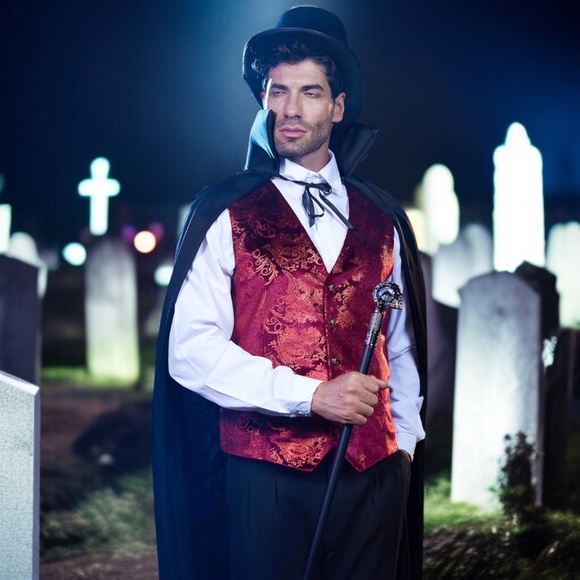 🦇 NWOT 👻 Black Vampire Cape: Fang-tastic Style Alert! 🦇 Unisex - One Size - Picture 1 of 6